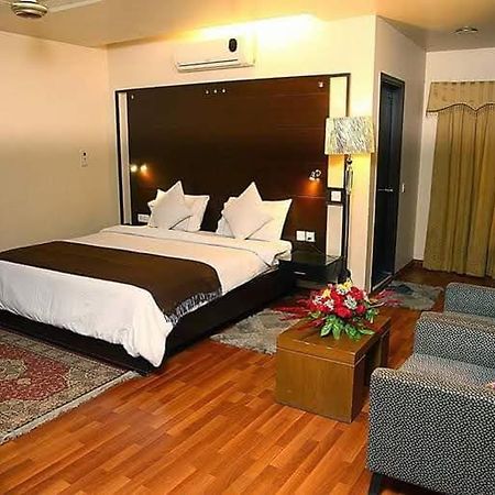 Hira Guest House Карачі Екстер'єр фото