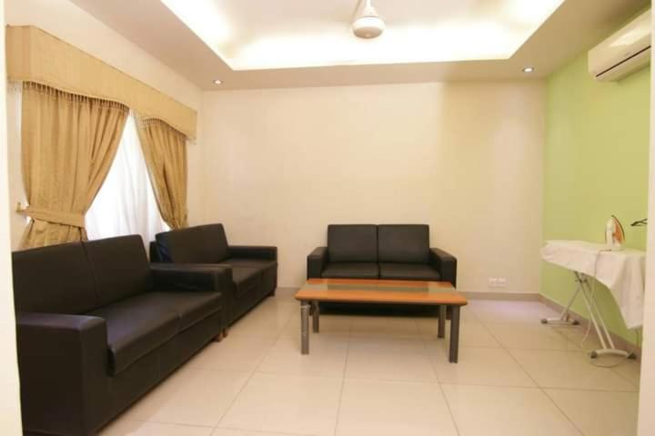 Hira Guest House Карачі Екстер'єр фото