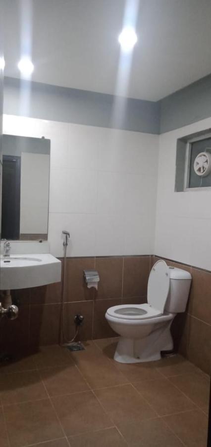 Hira Guest House Карачі Екстер'єр фото