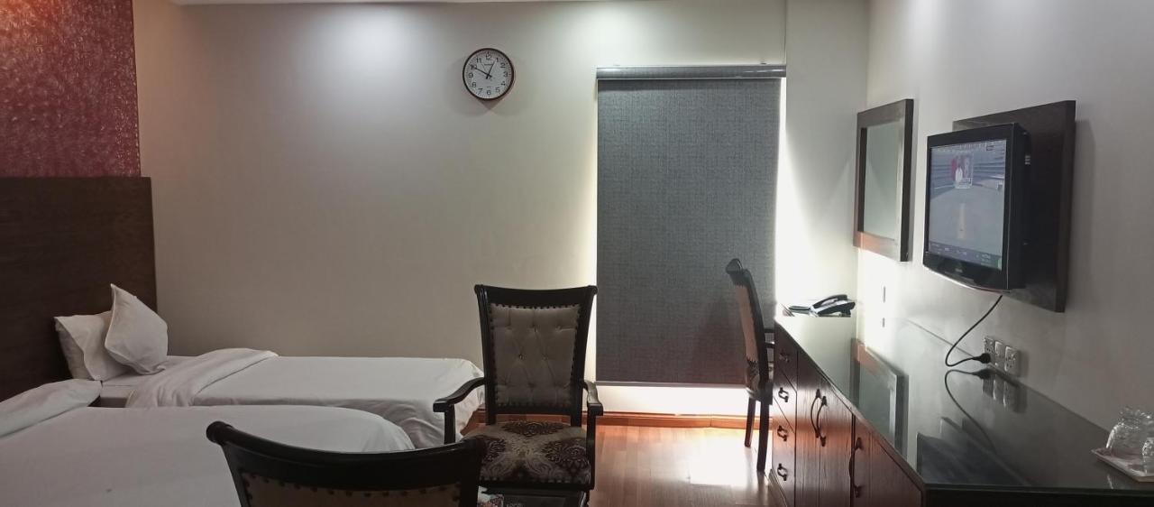 Hira Guest House Карачі Екстер'єр фото