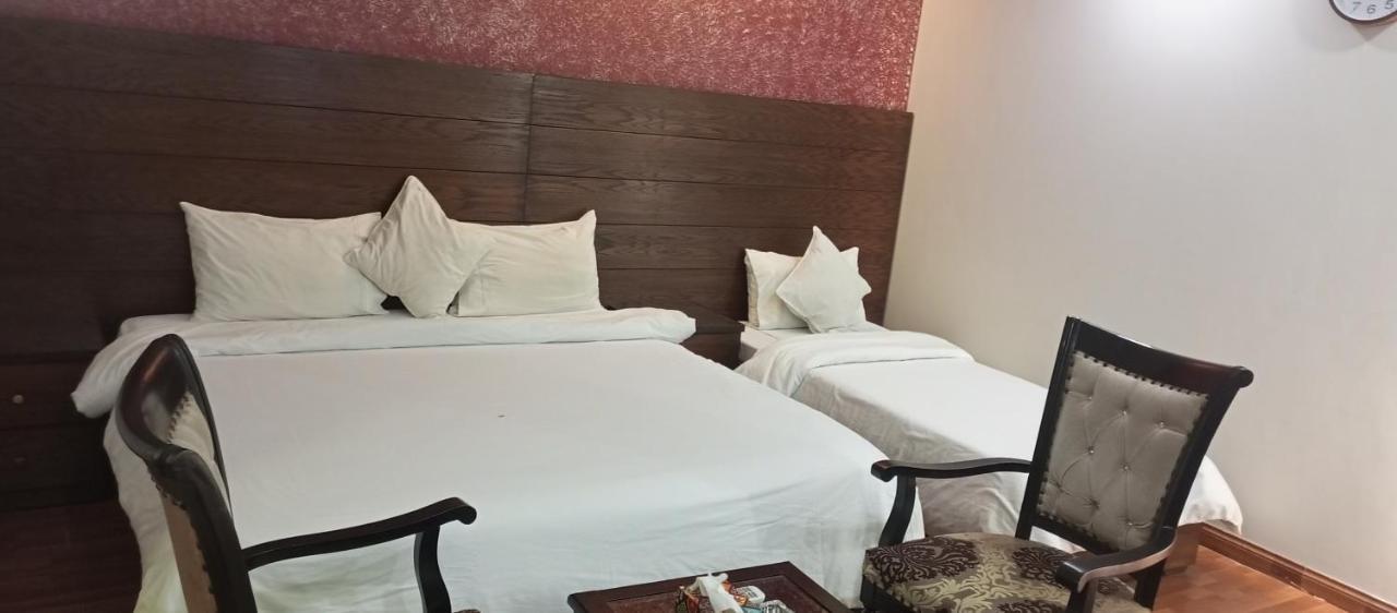 Hira Guest House Карачі Екстер'єр фото