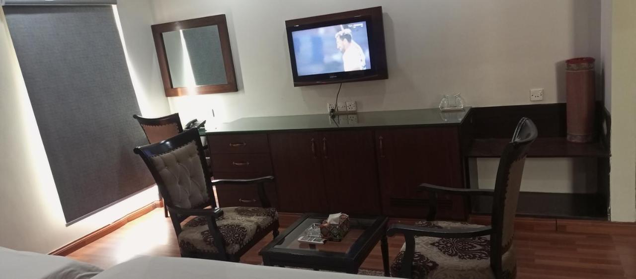 Hira Guest House Карачі Екстер'єр фото