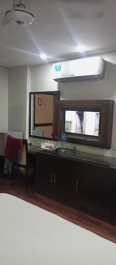 Hira Guest House Карачі Екстер'єр фото