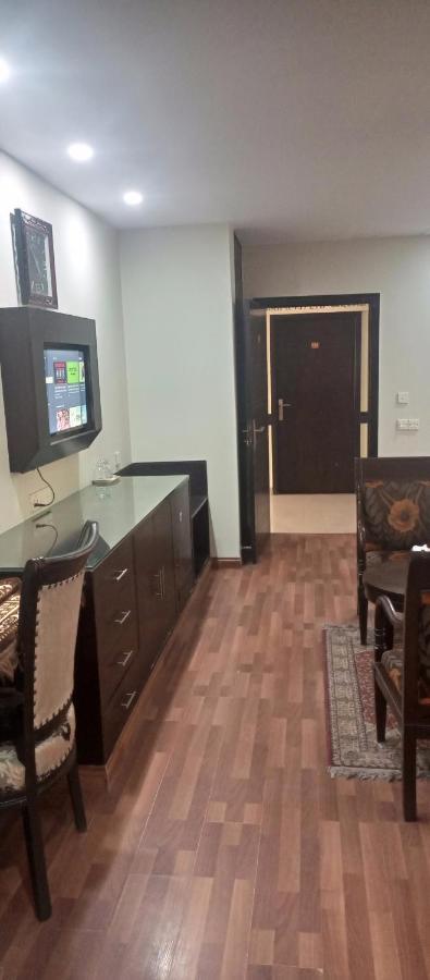 Hira Guest House Карачі Екстер'єр фото
