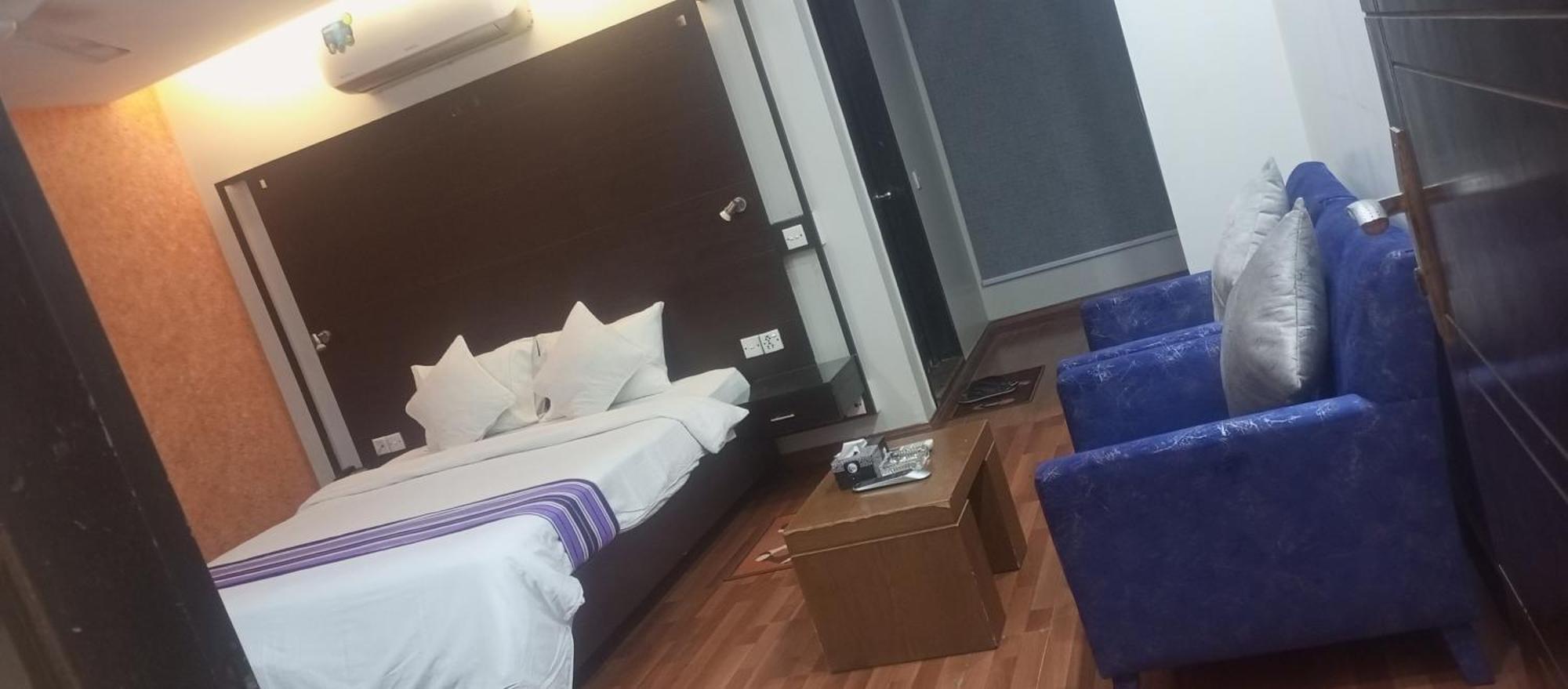 Hira Guest House Карачі Екстер'єр фото